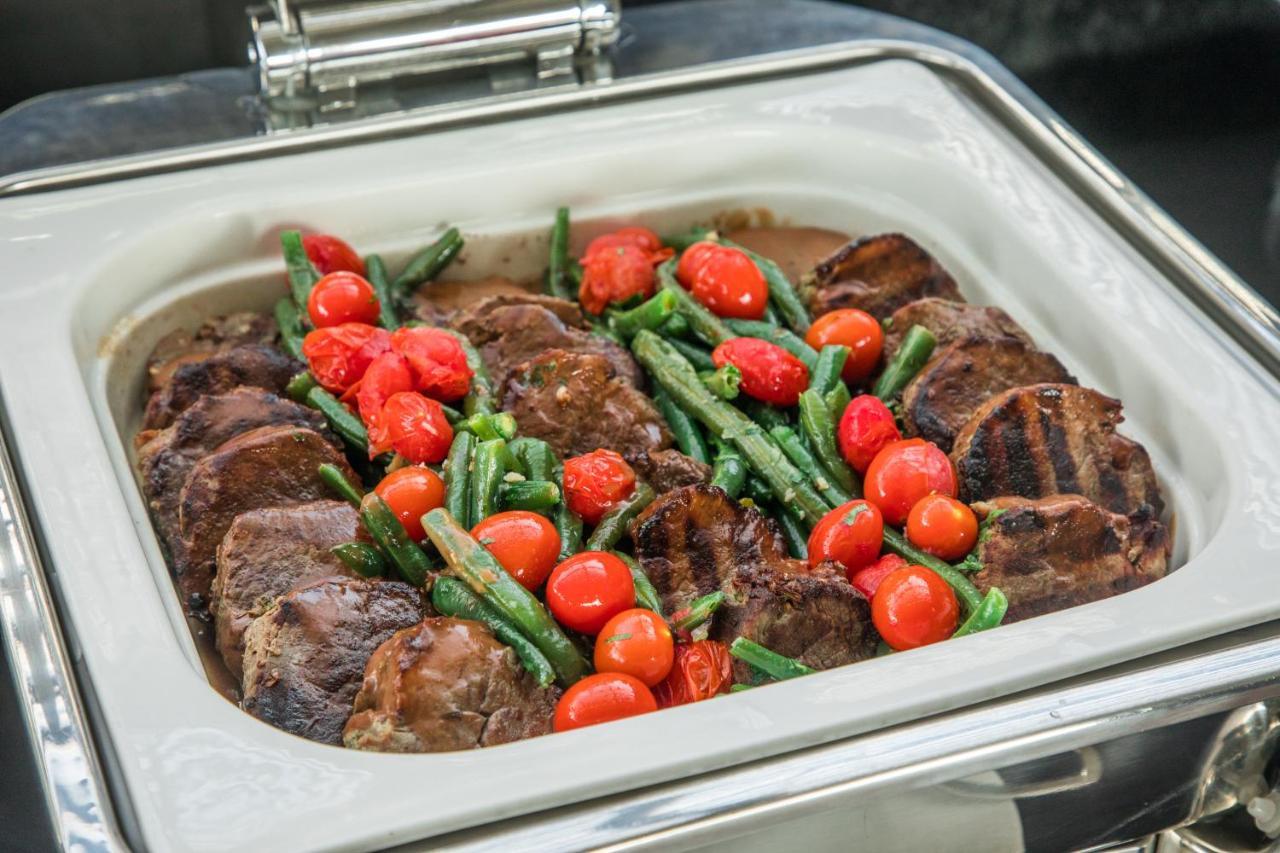 エリート ビブロス ホテル ドバイ エクステリア 写真 A chafing dish